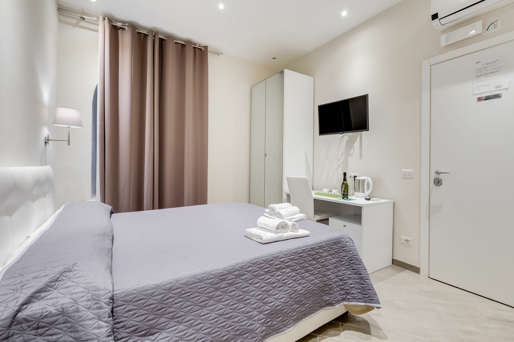 Vaticano 38 Suites Rome Buitenkant foto